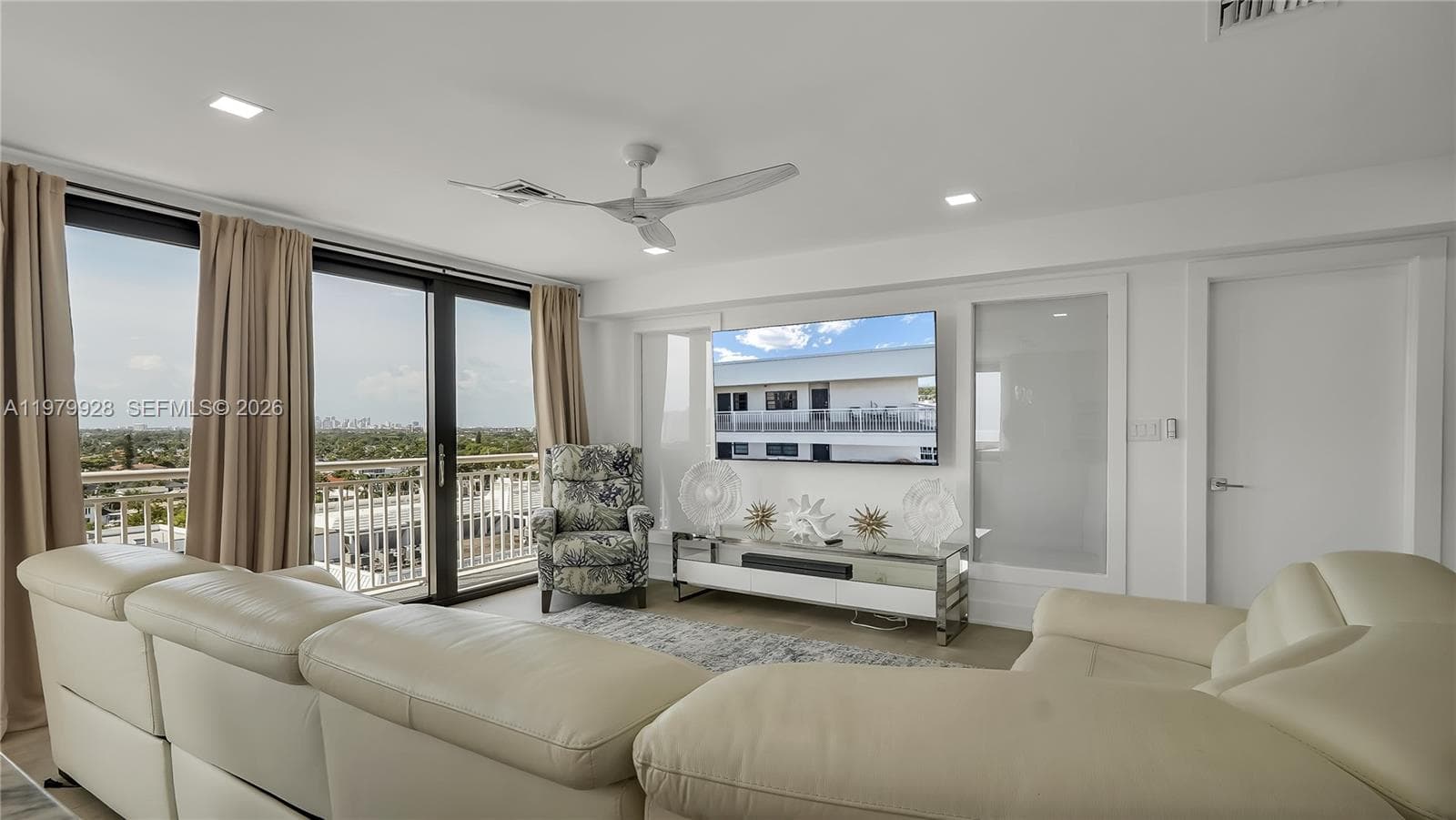 3100 48th St PH18 photo 23