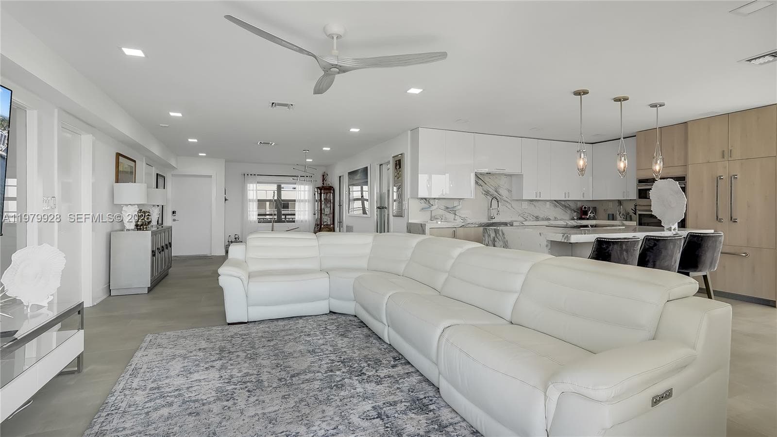 3100 48th St PH18 photo 2