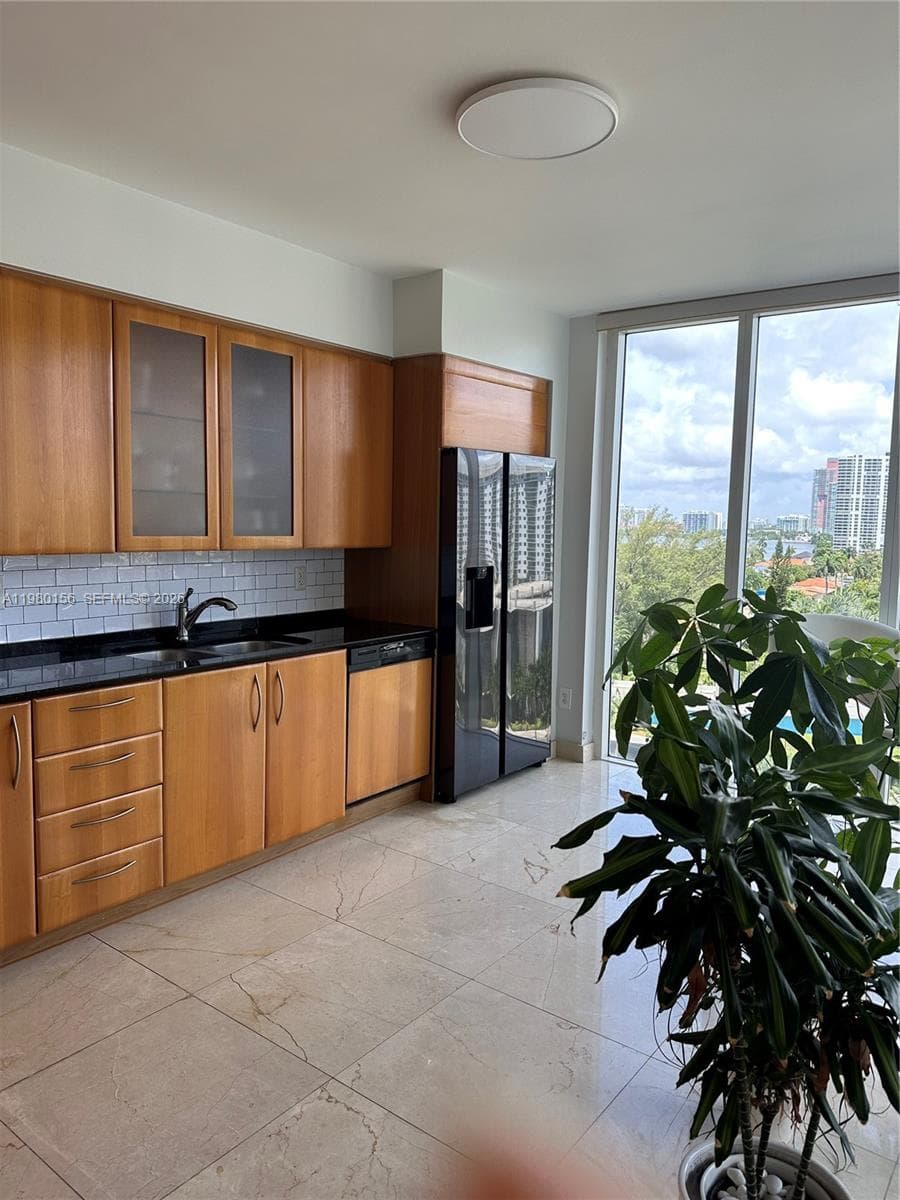 19111 Collins Ave 803 photo 14