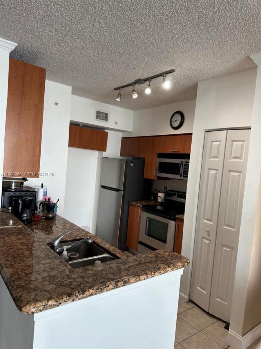 17100 N Bay Rd 1904 photo 12