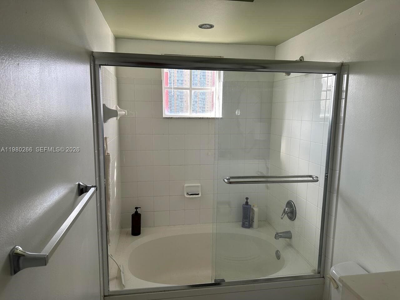 17100 N Bay Rd 1904 photo 9