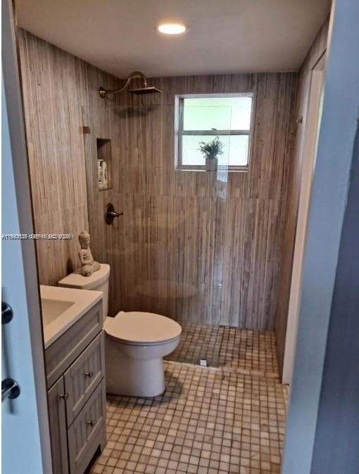 220 Kings Point Dr 106 photo 3