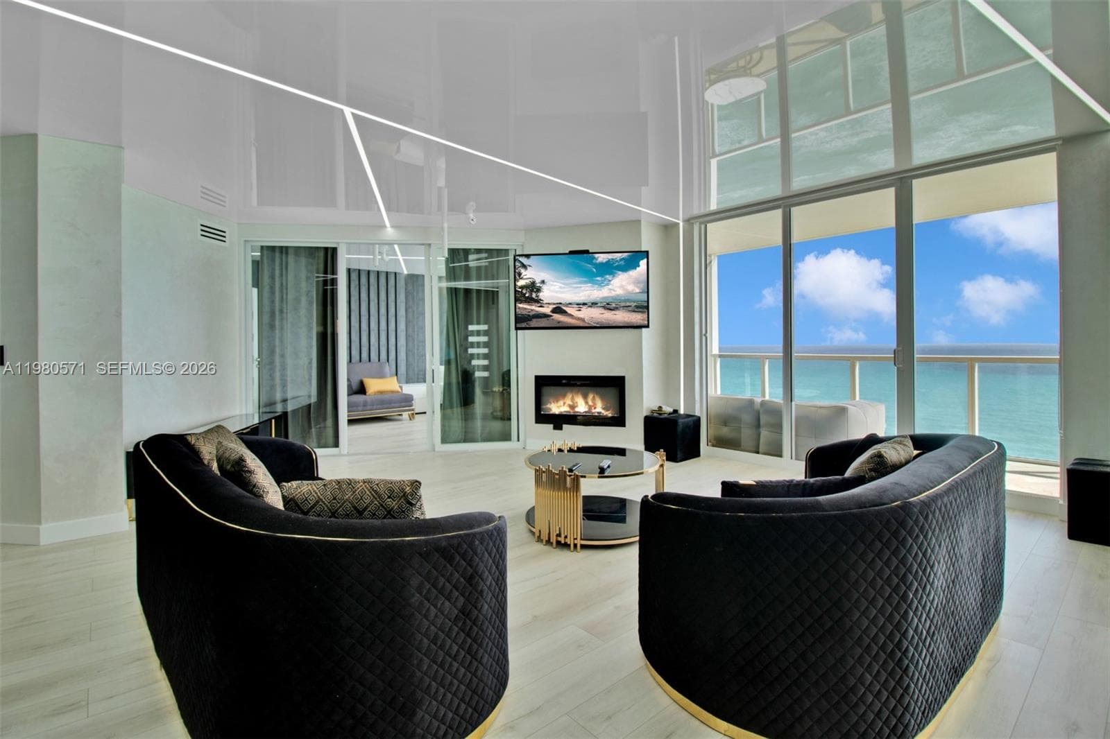 16699 Collins Ave 2002 photo 4