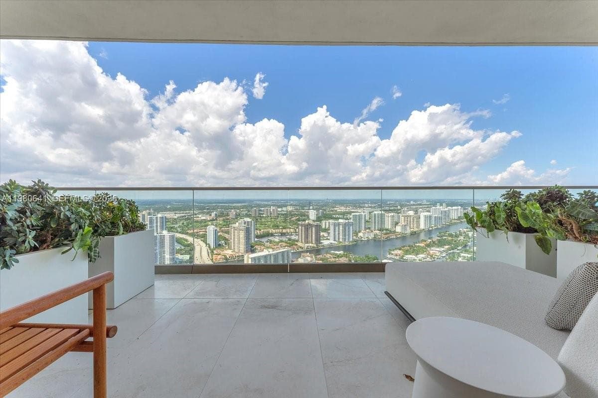 18975 Collins Ave 5302+Cabana 6 photo 16