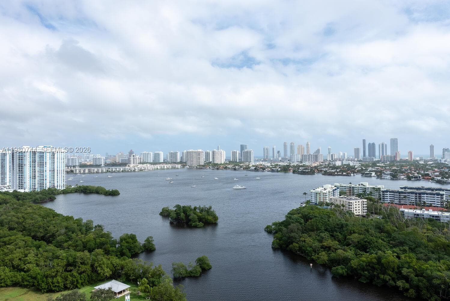 16385 Biscayne Blvd 2304 photo 25