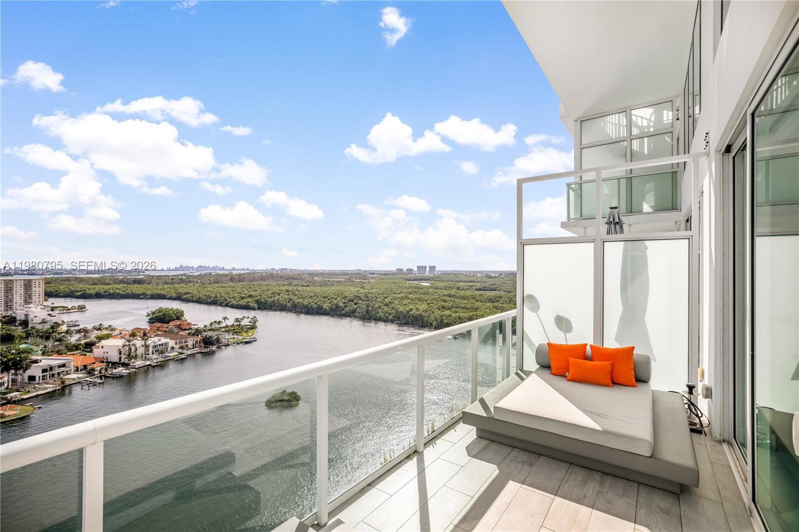 400 Sunny Isles Blvd 2019 photo 19