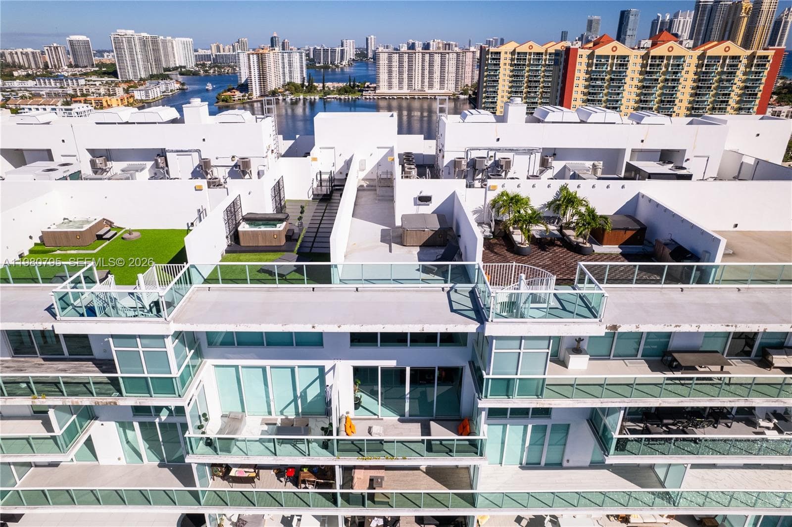 400 Sunny Isles Blvd 2019 photo 8