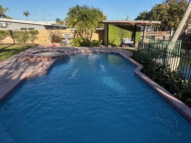 10720 43rd Ln photo 2