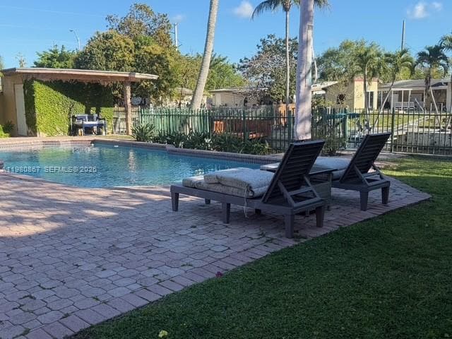 10720 43rd Ln photo 4