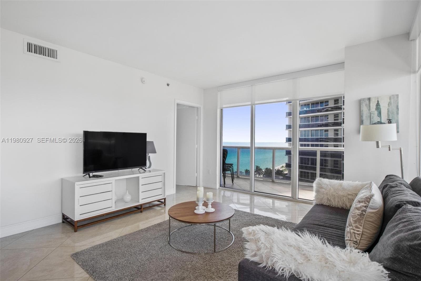 1830 S Ocean Dr 1406 photo 3