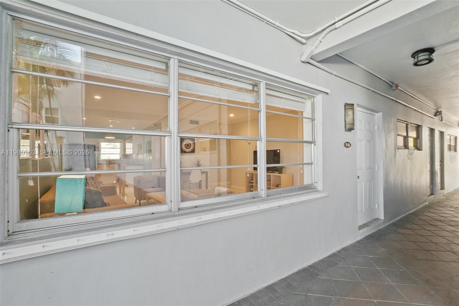 2200 Ocean Dr N103 photo 23