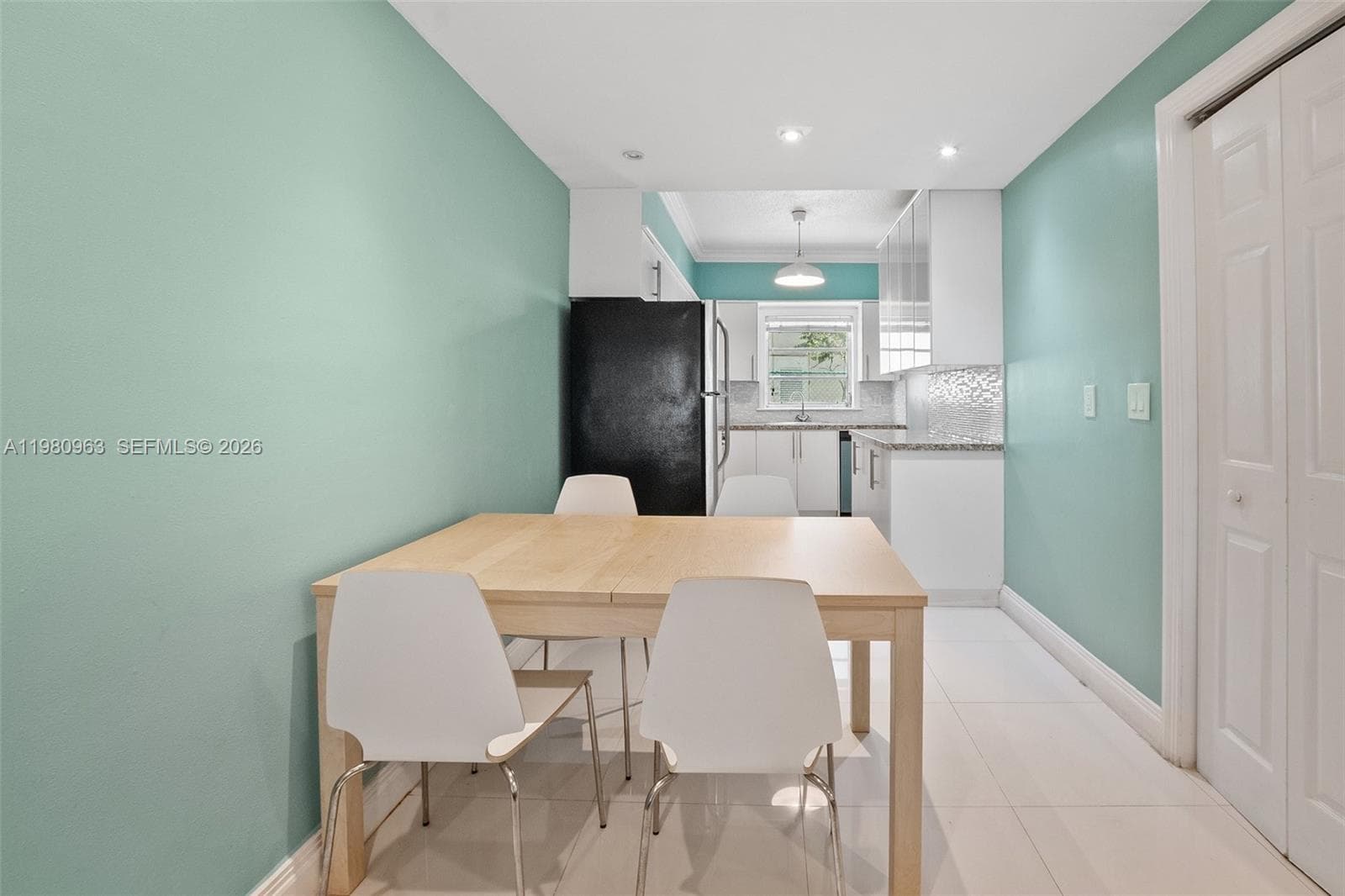 2200 Ocean Dr N103 photo 6