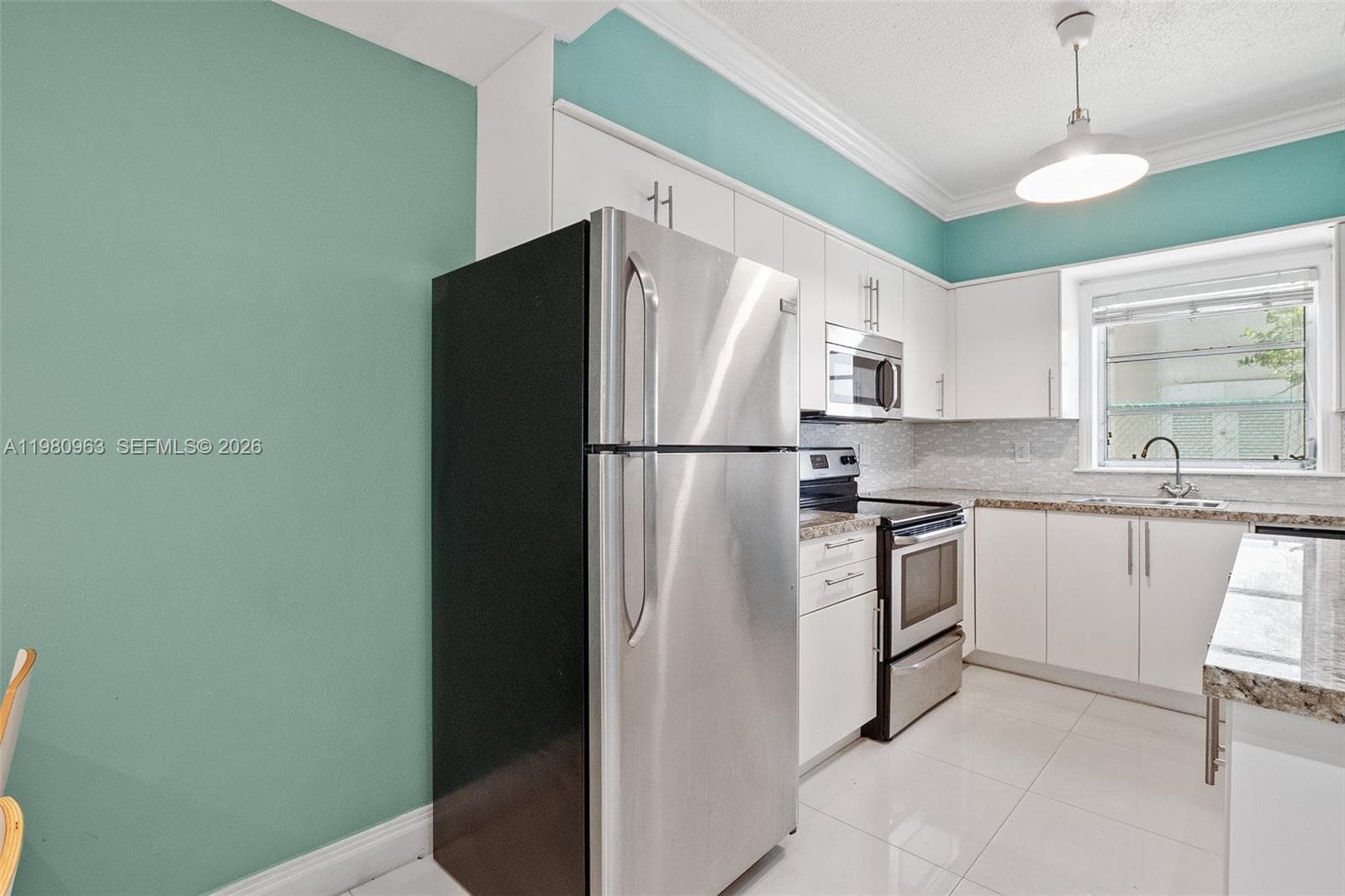 2200 Ocean Dr N103 photo 3