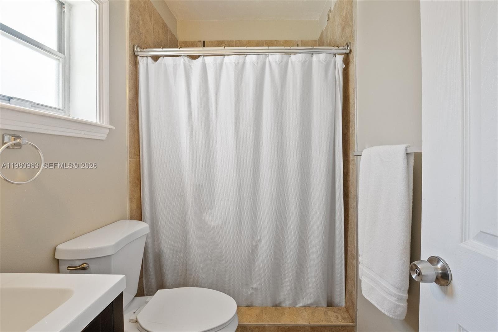 2200 Ocean Dr N103 photo 20