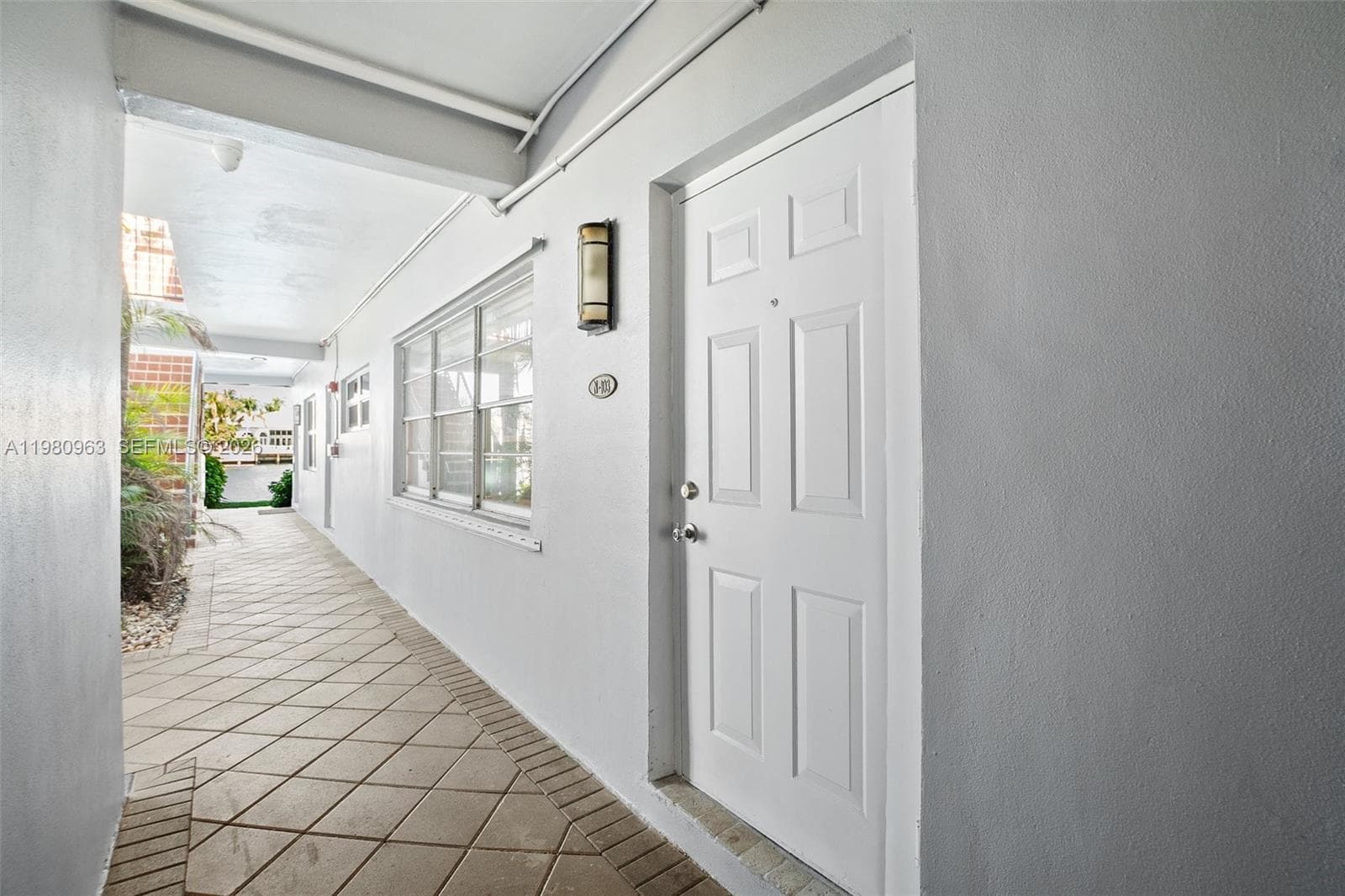 2200 Ocean Dr N103 photo 24