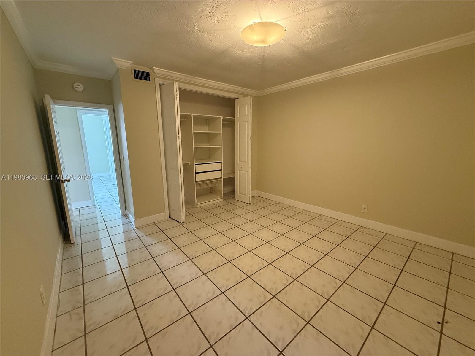 2200 Ocean Dr N103 photo 19