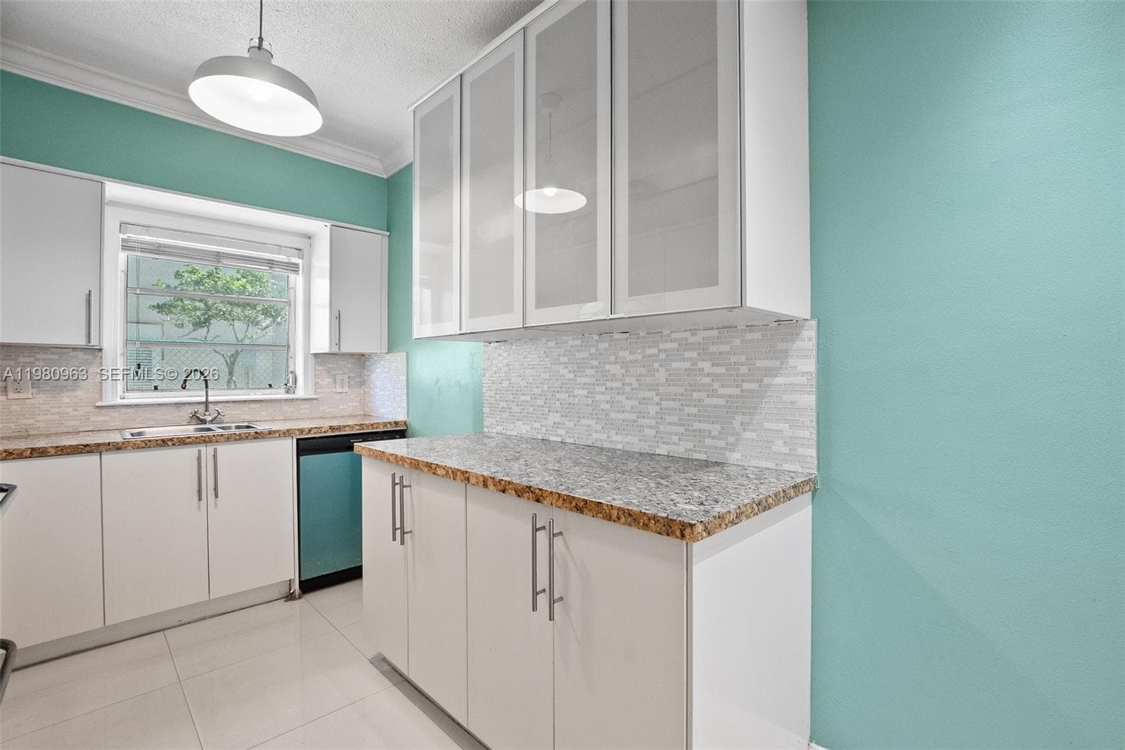 2200 Ocean Dr N103 photo 4