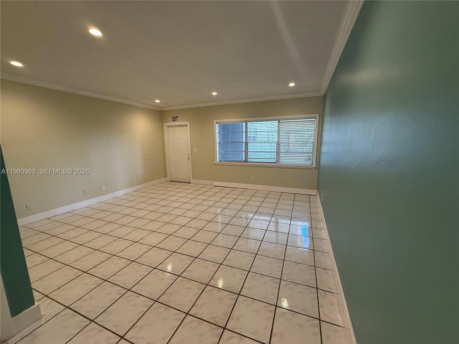 2200 Ocean Dr N103 photo 8