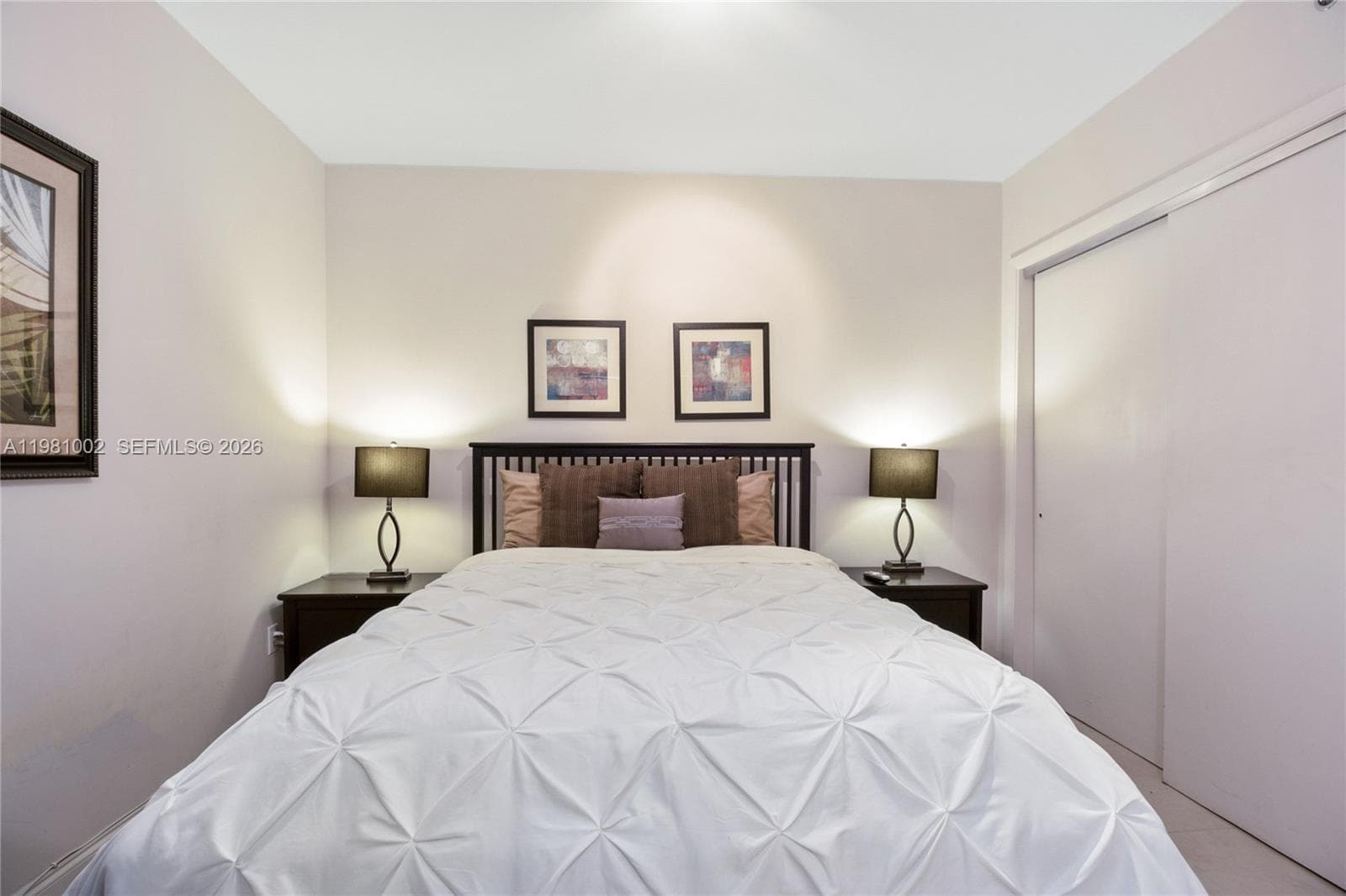 1830 OCEAN DR 4409 photo 10