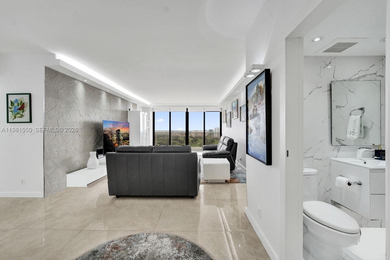 20281 Country Club Dr 2209 photo 10