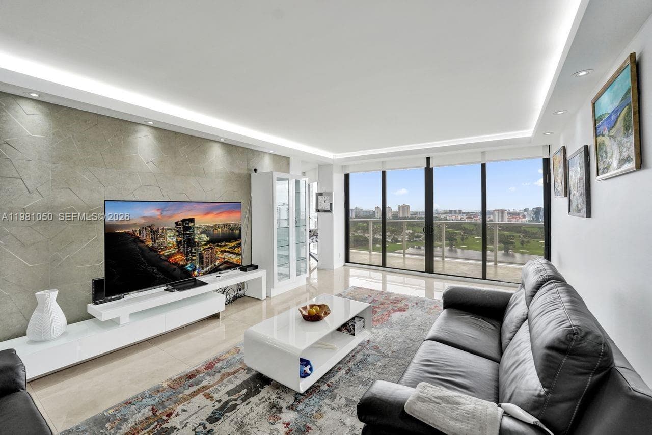 20281 Country Club Dr 2209 photo 8