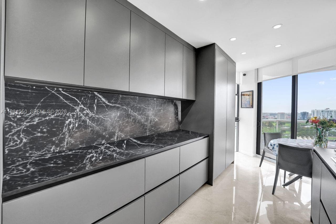 20281 Country Club Dr 2209 photo 25