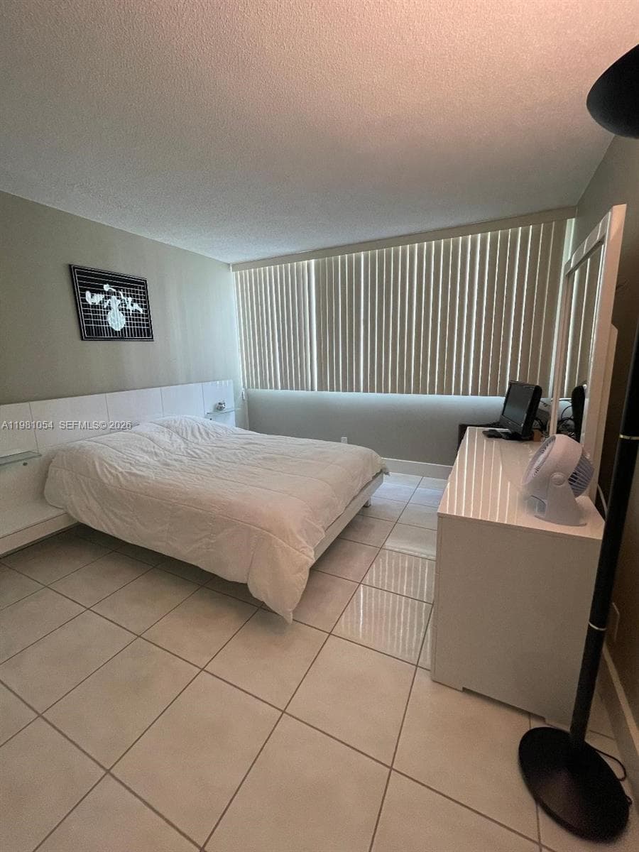 1410 S Ocean Dr 402 photo 15