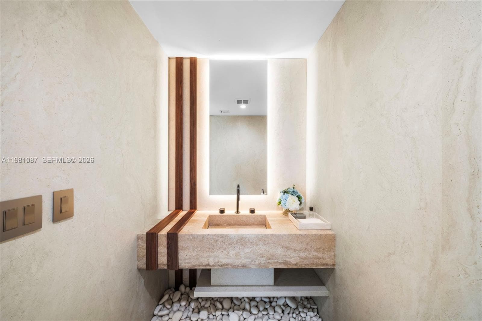 710 Shore Dr photo 11