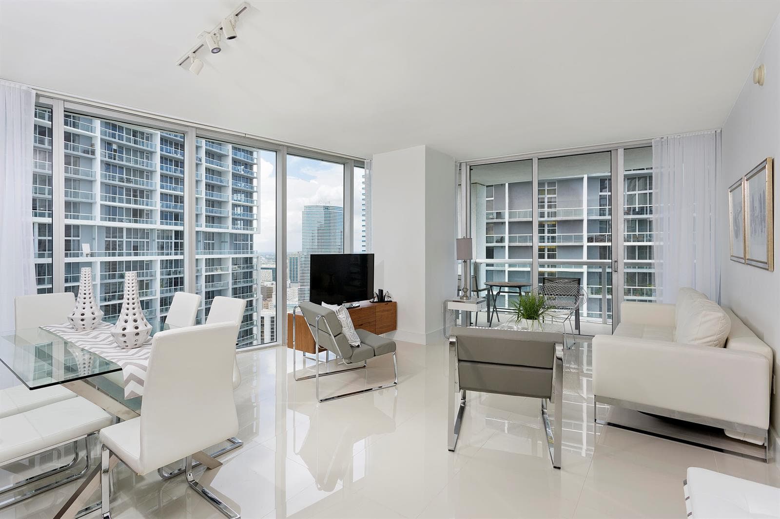 495 Brickell Avenue 4010 photo 1