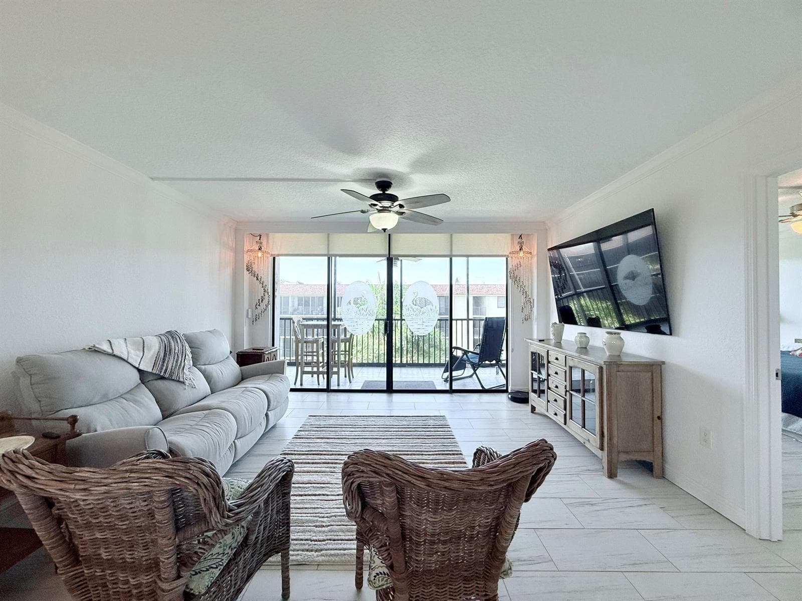 2424 N Federal Highway 407 photo 7