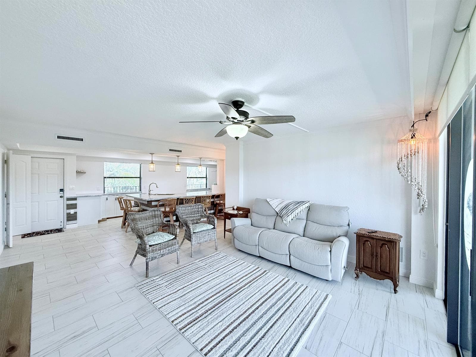 2424 N Federal Highway 407 photo 5