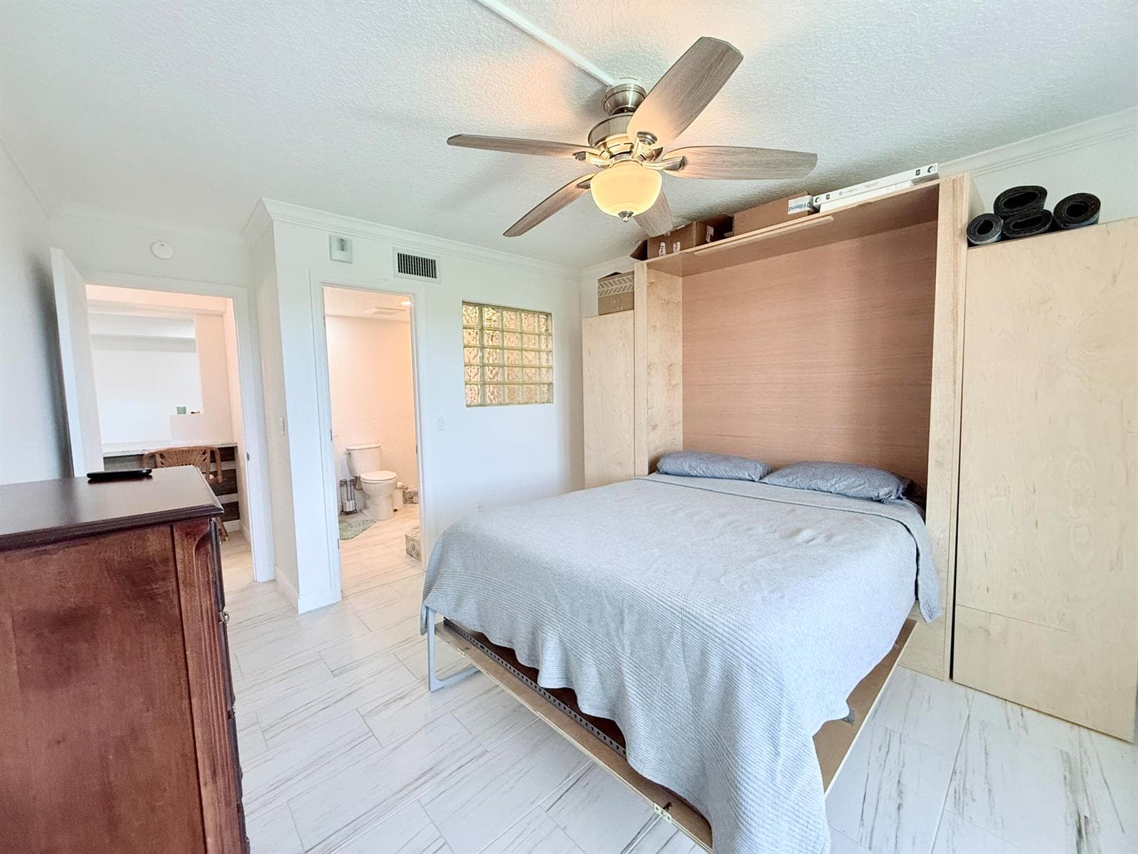 2424 N Federal Highway 407 photo 20
