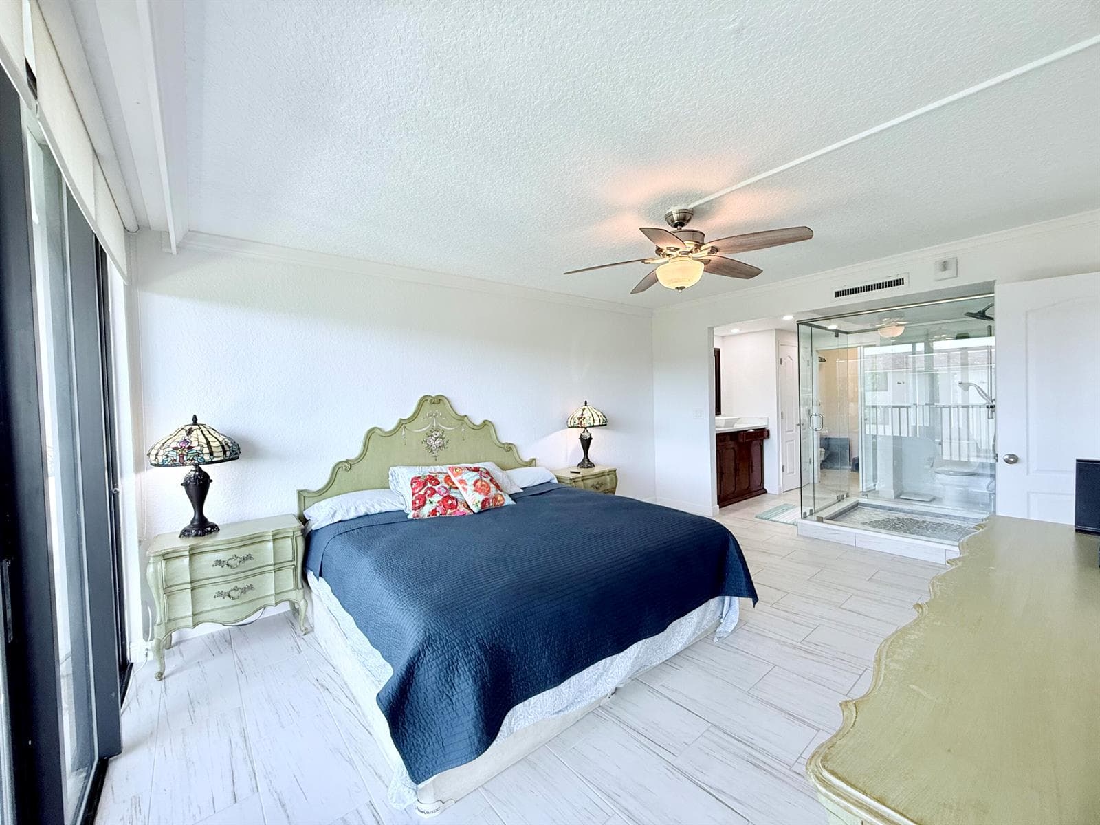 2424 N Federal Highway 407 photo 9