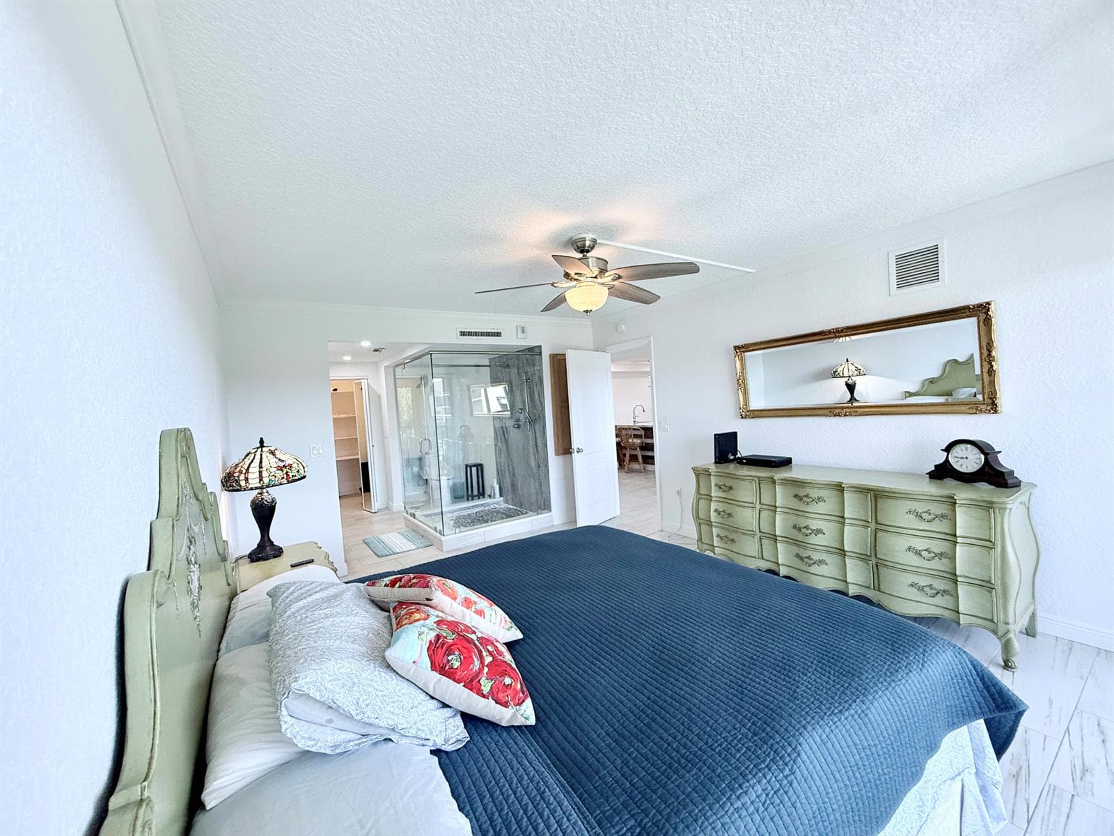 2424 N Federal Highway 407 photo 10