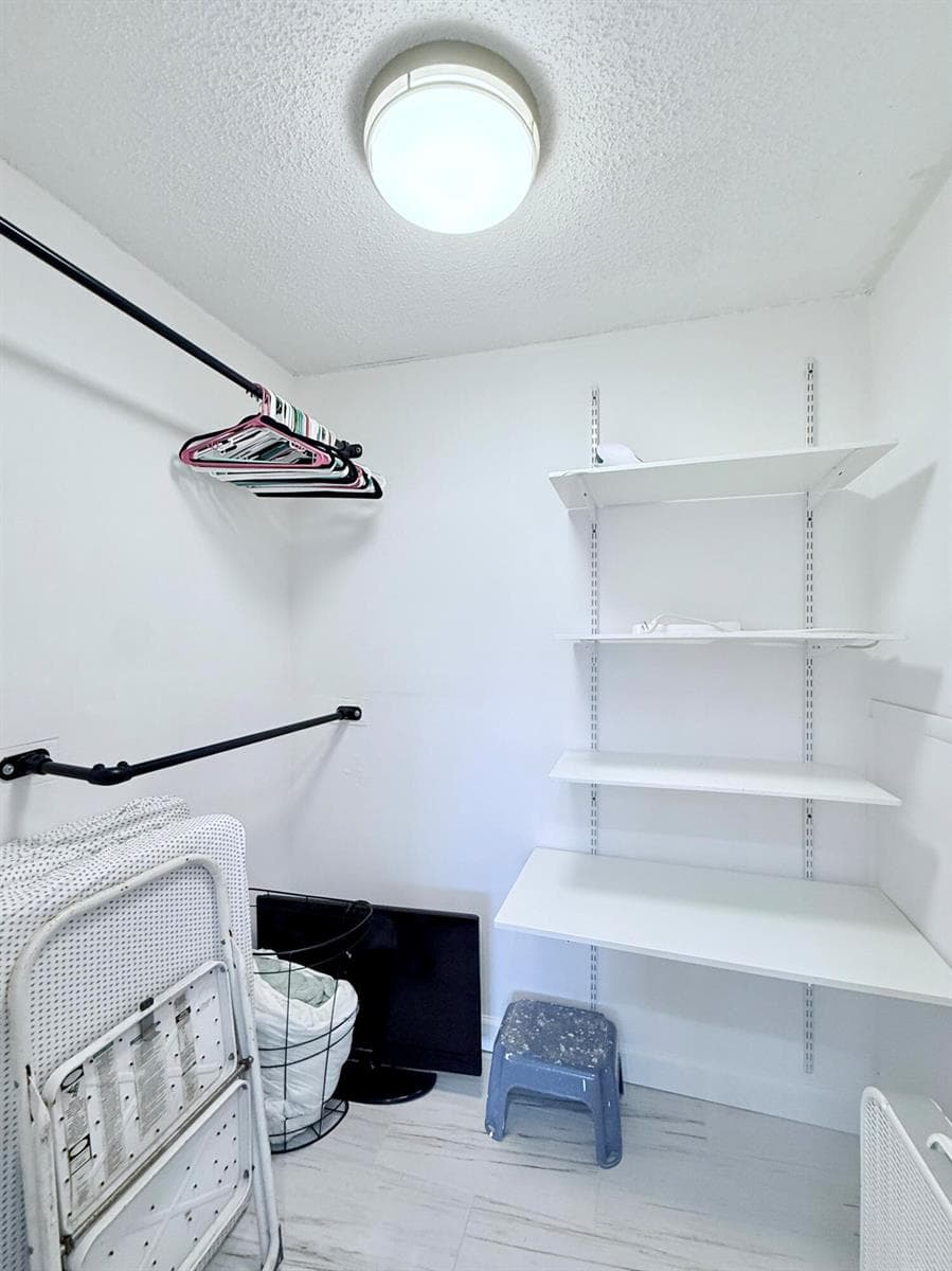 2424 N Federal Highway 407 photo 15