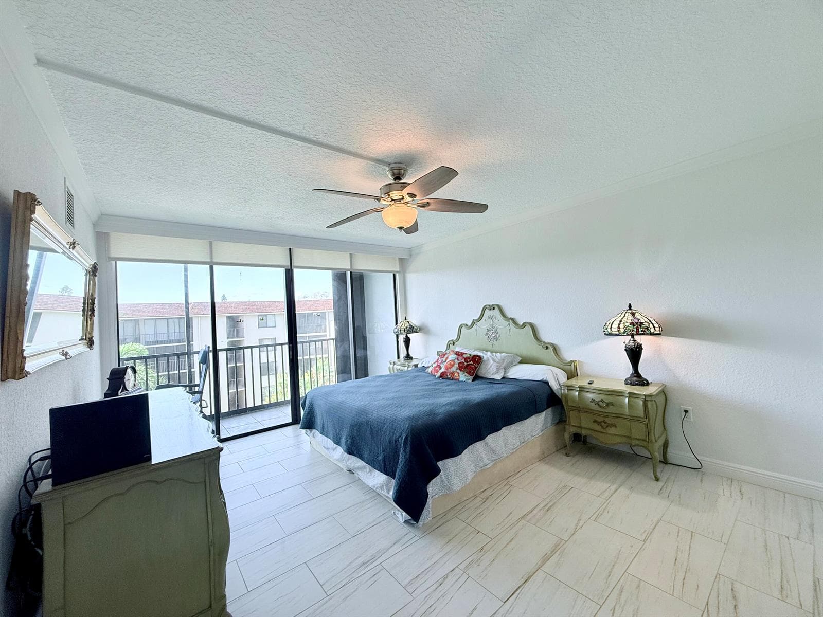 2424 N Federal Highway 407 photo 8