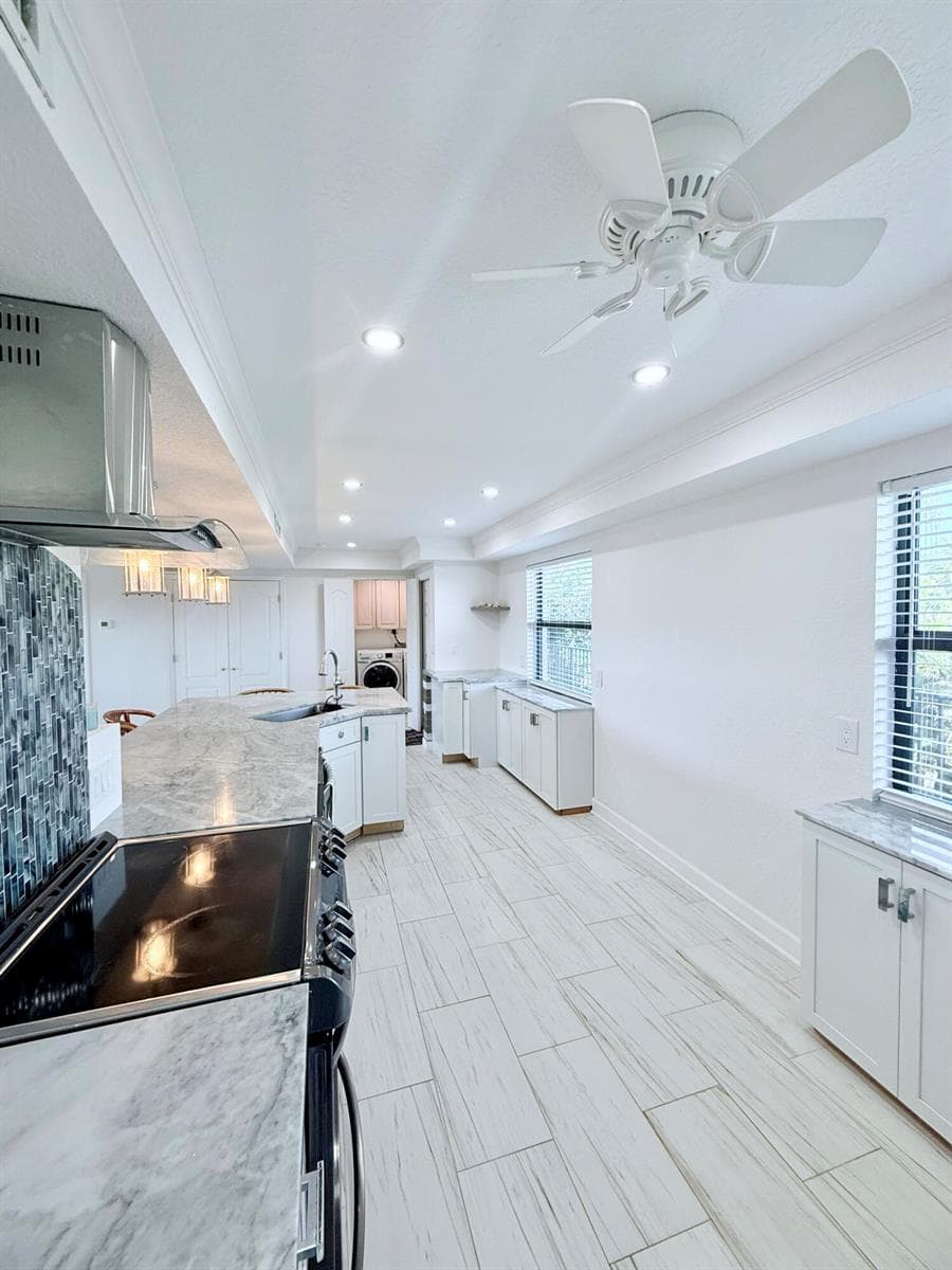 2424 N Federal Highway 407 photo 21