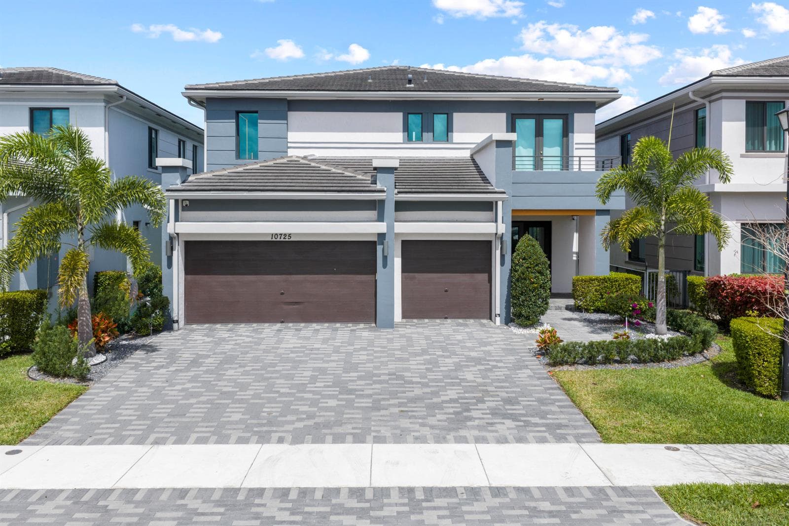 10725 Passage Way photo 1