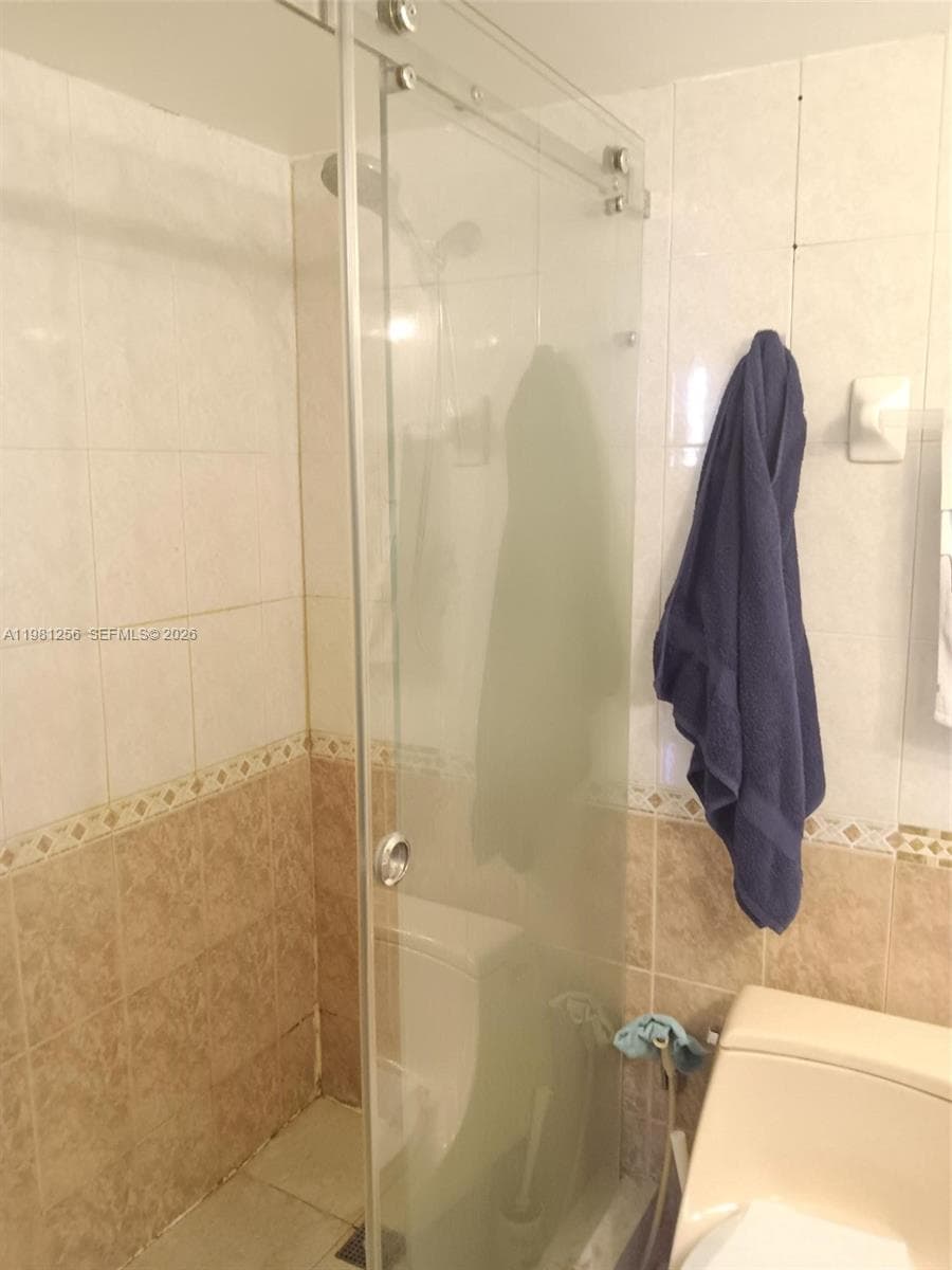 3703 166th St 401 photo 16