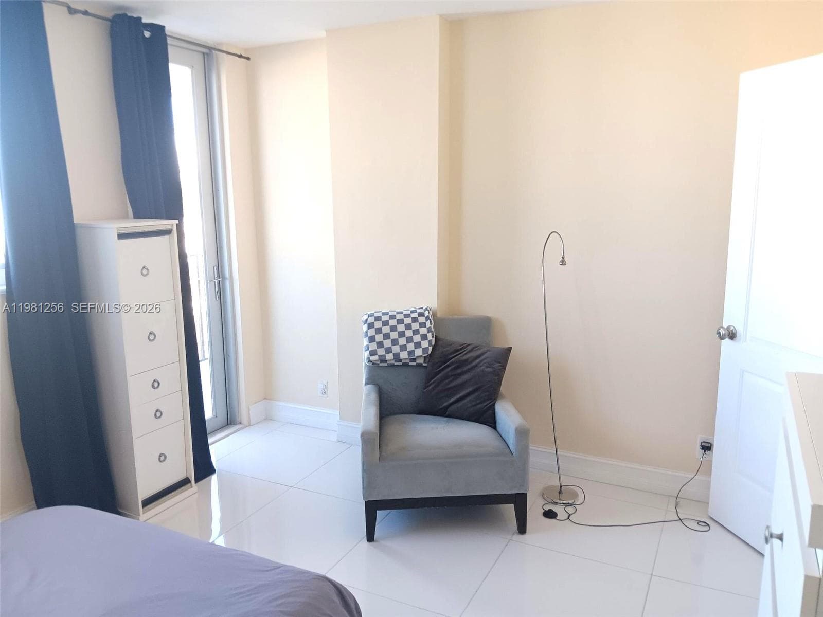 3703 166th St 401 photo 19