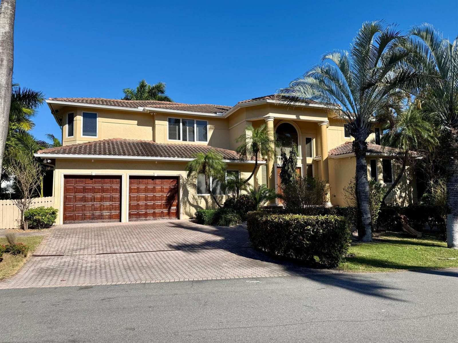 122 Nurmi Drive photo 1