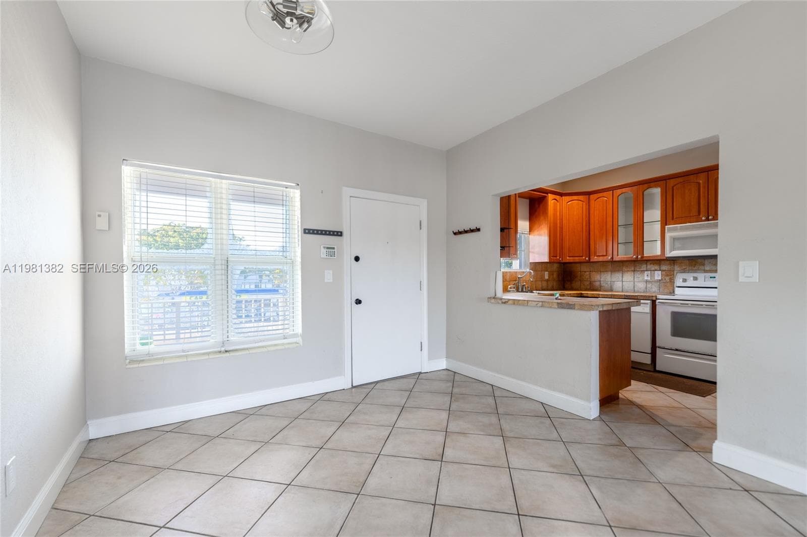 2225 NE 123rd St 215 photo 9