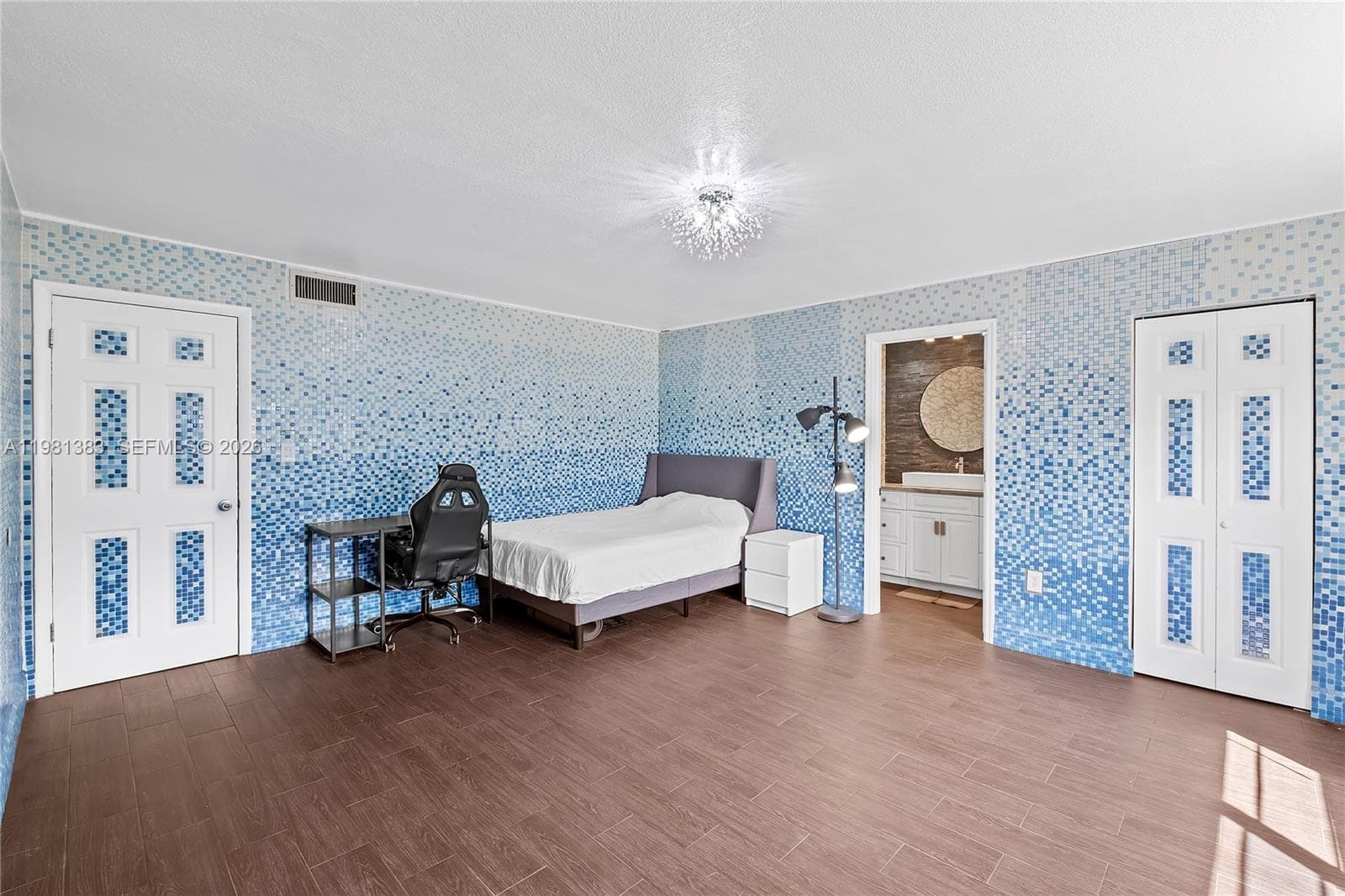 3665 NE 167th St 409 photo 16