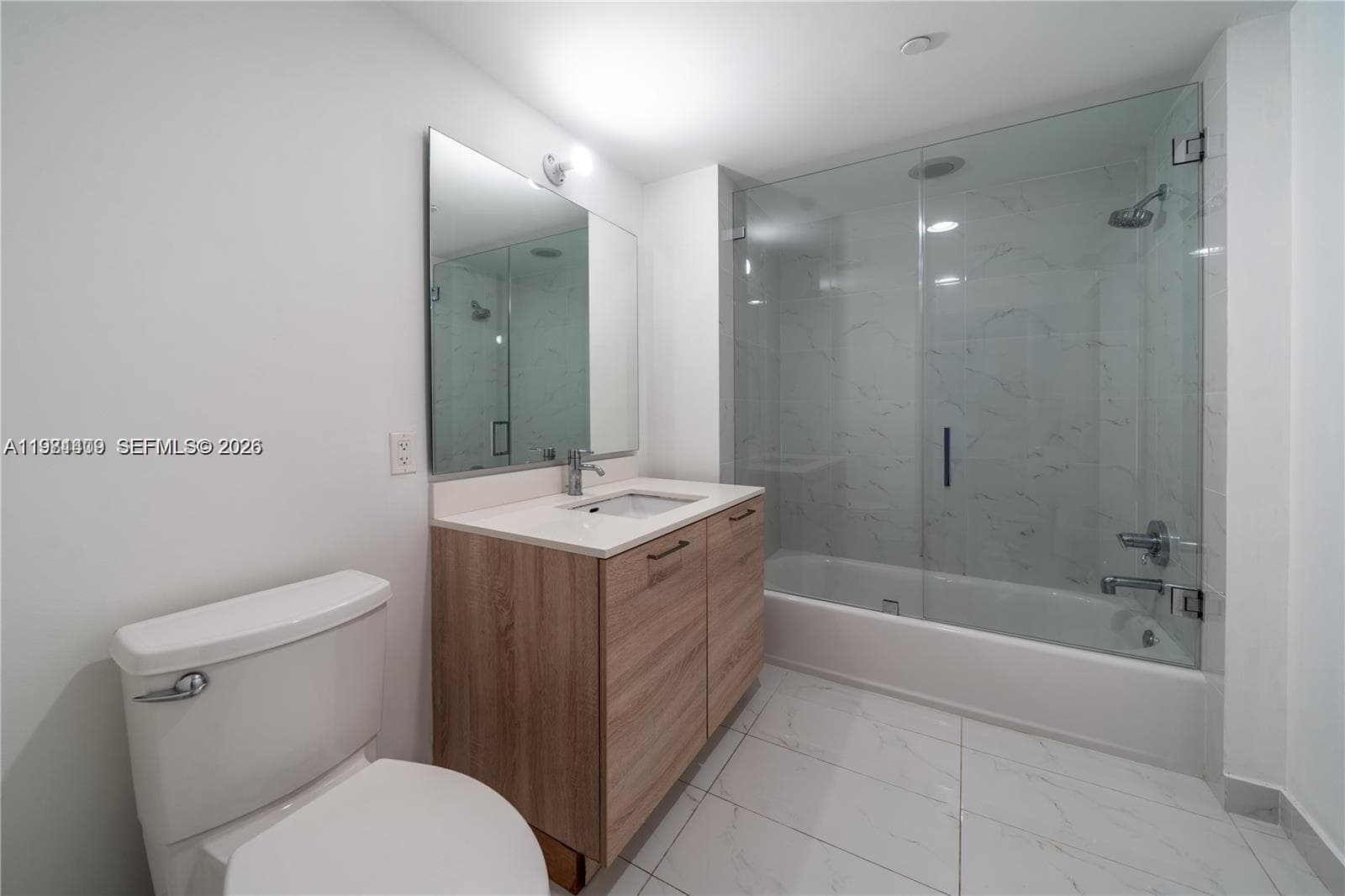16385 Biscayne Blvd 1120 photo 11