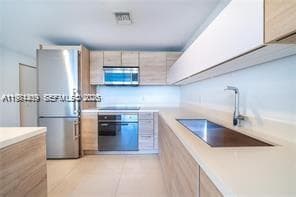 16385 Biscayne Blvd 1120 photo 3