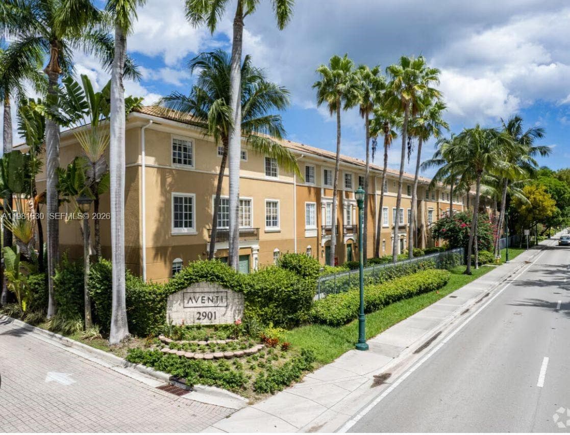 2991 185th St 1702 photo 1