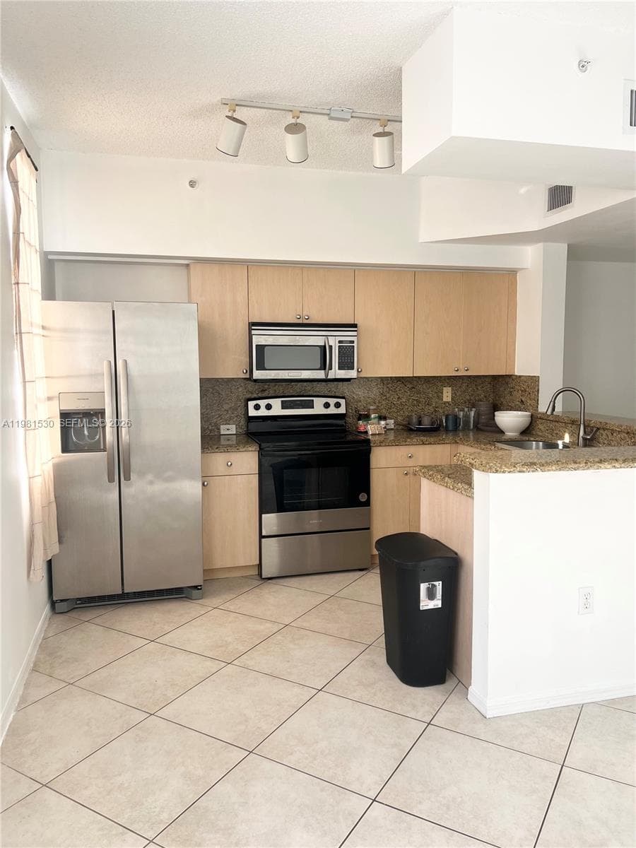 2991 185th St 1702 photo 21