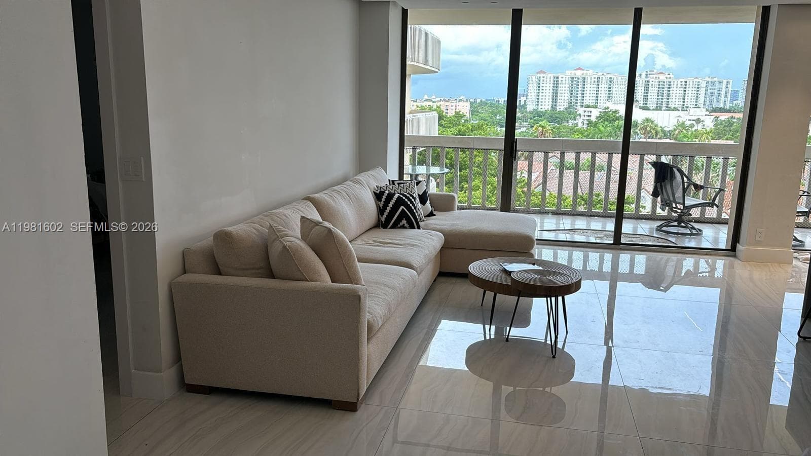 19355 Turnberry Way 5L photo 1