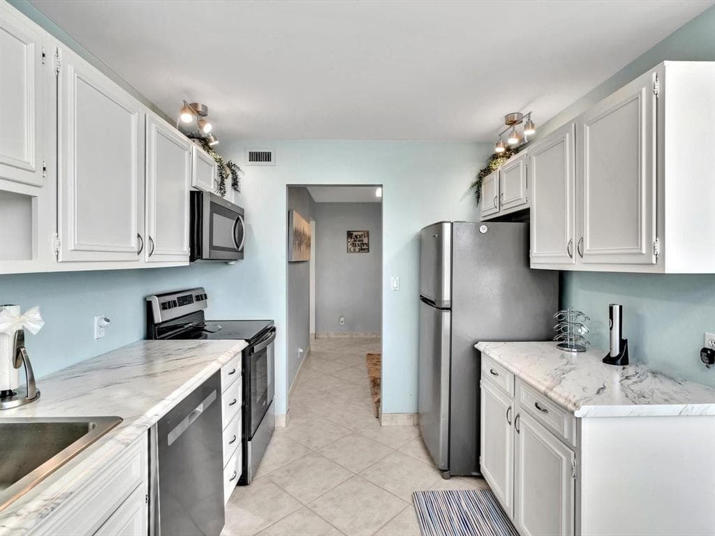 5200 N Ocean Boulevard 203b photo 3