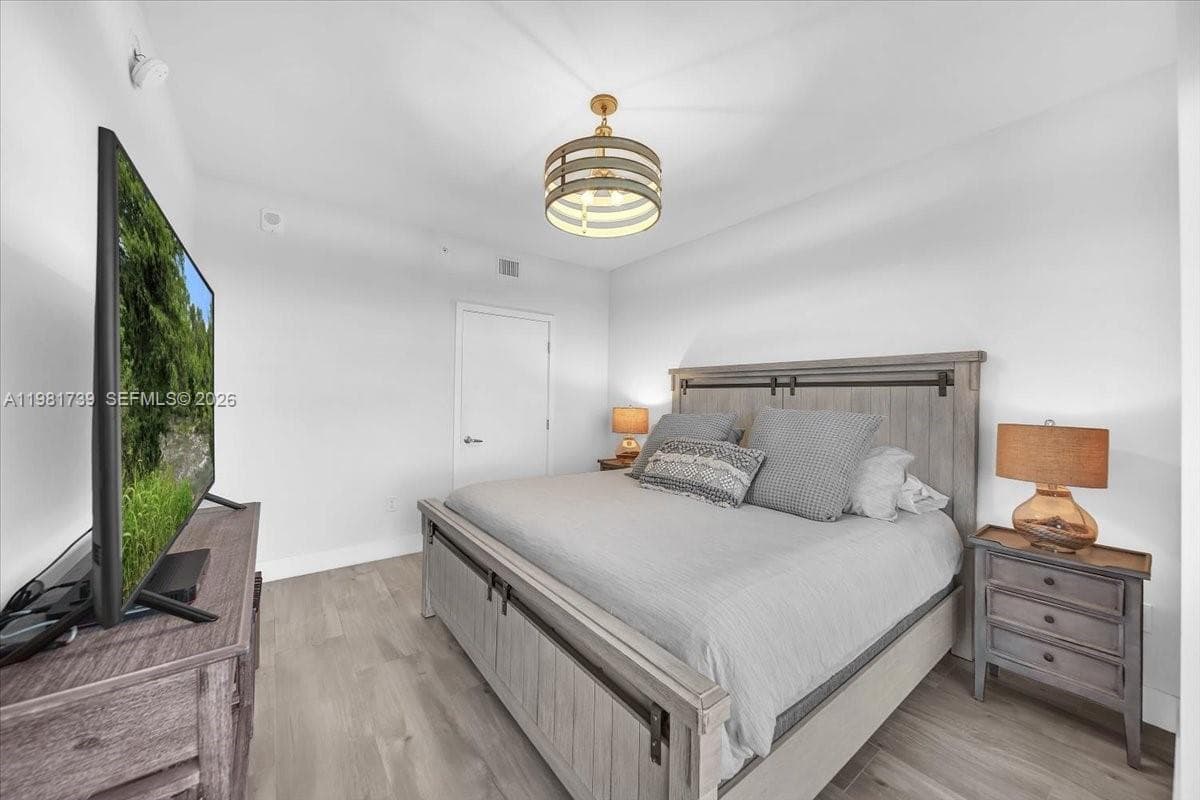 16385 Biscayne Blvd 1104 photo 12